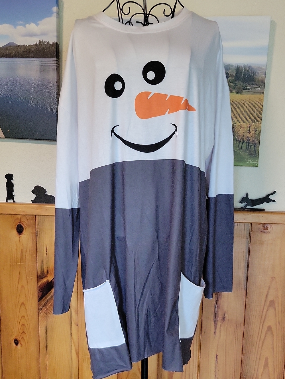 Source Unknown White Gray Snowman Tunic with Orange Carrot Nose